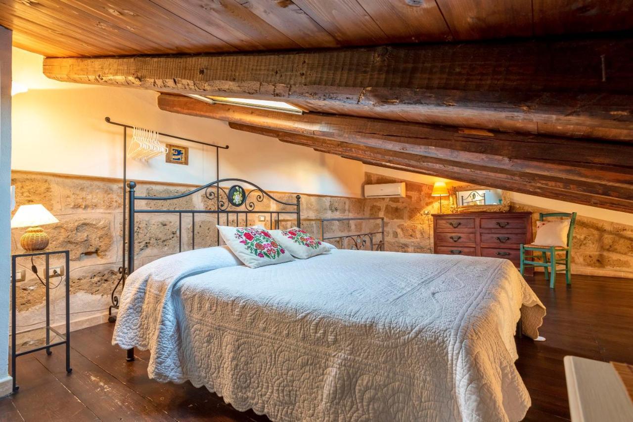 Apartment Topaz Attic In Old Town By Sea